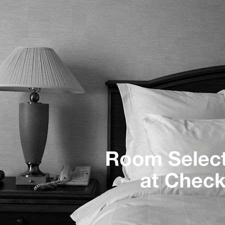Grey Eagle Resort Калгари Экстерьер фото