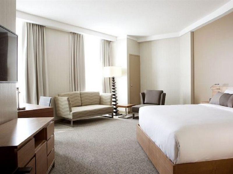 Grey Eagle Resort Калгари Экстерьер фото