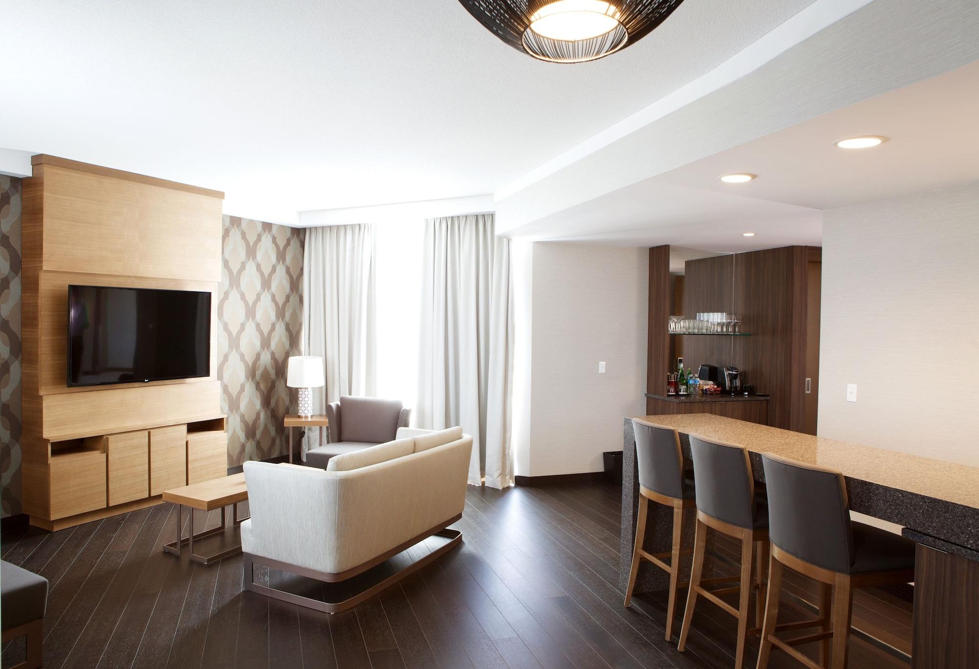 Grey Eagle Resort Калгари Экстерьер фото