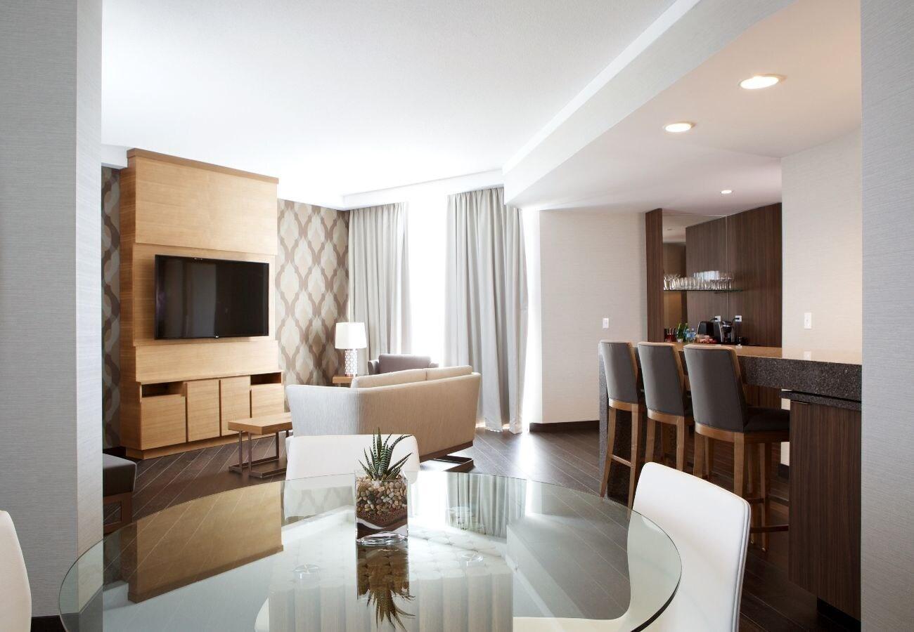 Grey Eagle Resort Калгари Экстерьер фото