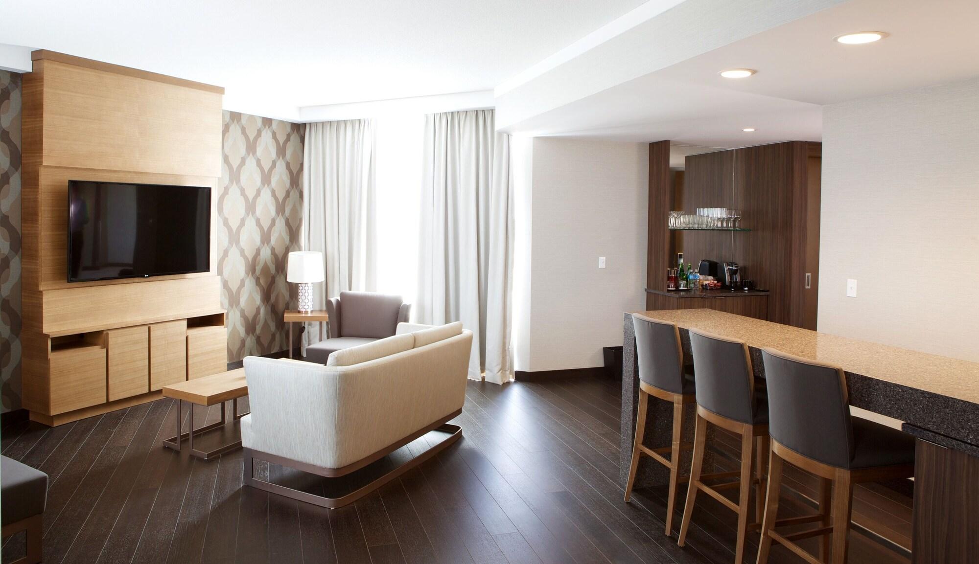 Grey Eagle Resort Калгари Экстерьер фото
