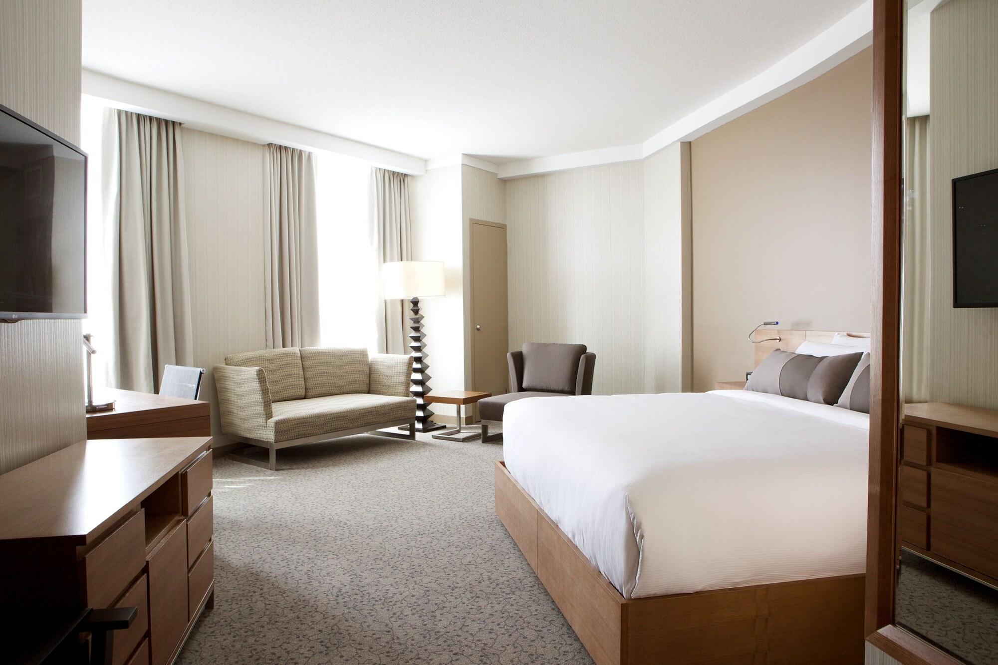 Grey Eagle Resort Калгари Экстерьер фото